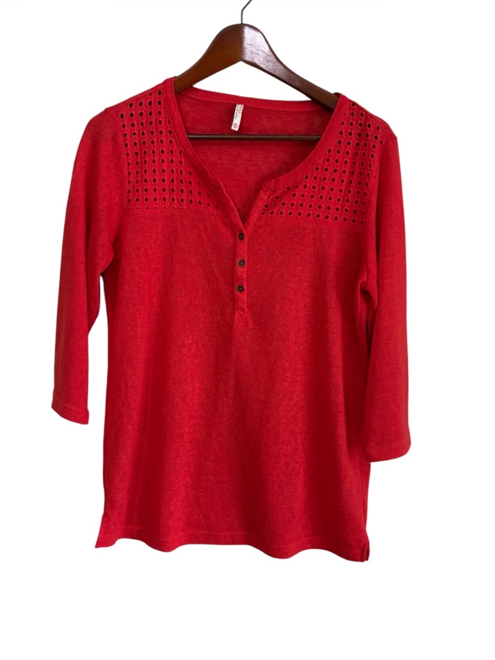 Newport Women’s Red Eyelet 3/4 Sleeve Henley Top Size Medium
